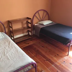 casa-da-carqueja-1.hotelscoimbra.com/